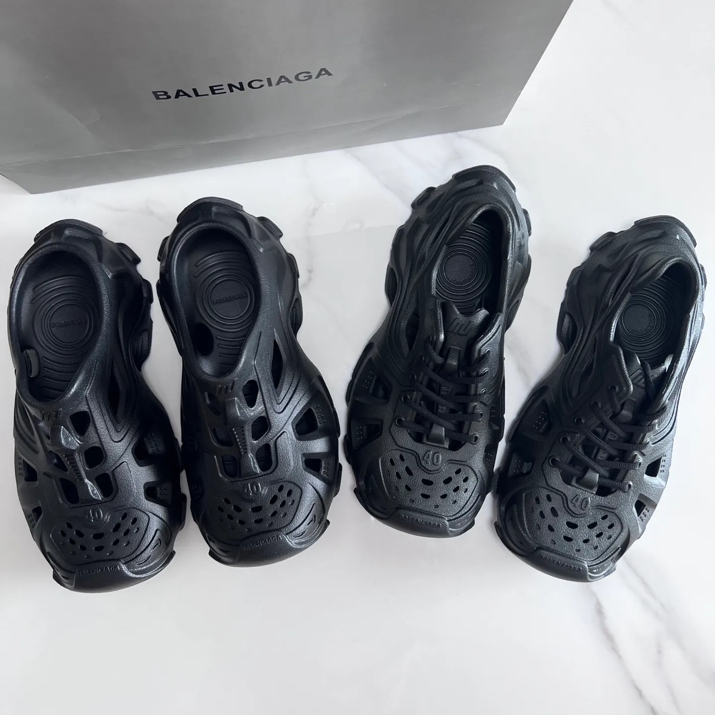 👟👟Ex-factory price 380👟👟 Balenciaga must-have beach shoes for summer. Men's and women's shoes are made of ultra-light 95% (injection molding) EVA plastic, 5% foam plastic foam cushioning material#Ultra-lightweight one-piece foam shoe mold❗New summer product, French high-end luxury brand - Balenciaga BALENCIAGA 3XL Rubber Low Top Sneakers 3XL version series summer beach wading versatile trendy lace-up casual sports hole sandals. Size: 35-46